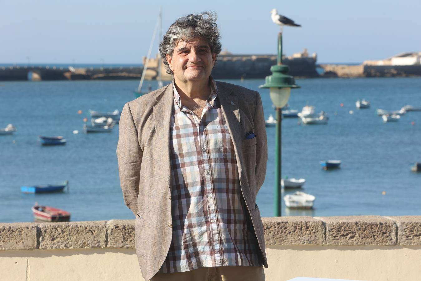 La luz de Cádiz ciega a las estrellas de las series españolas