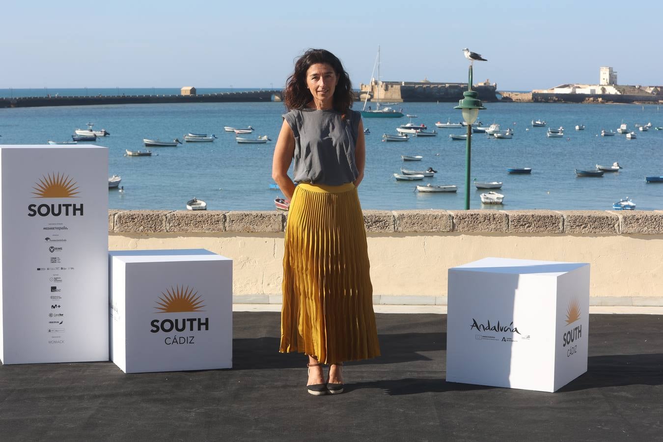 La luz de Cádiz ciega a las estrellas de las series españolas