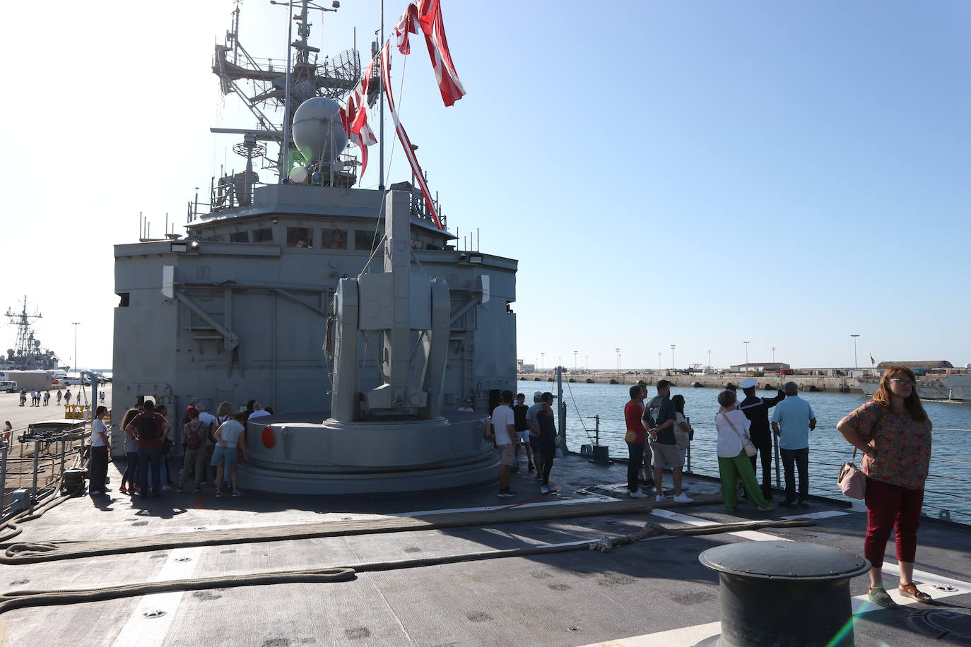 En imágenes: Más de 2.000 personas visitan la Base Naval de Rota con motivo del Día de la Fiesta Nacional