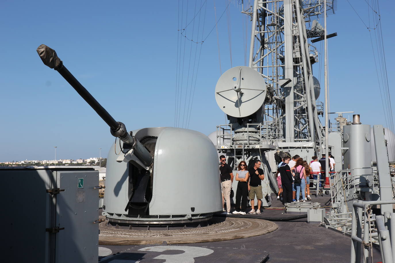 En imágenes: Más de 2.000 personas visitan la Base Naval de Rota con motivo del Día de la Fiesta Nacional