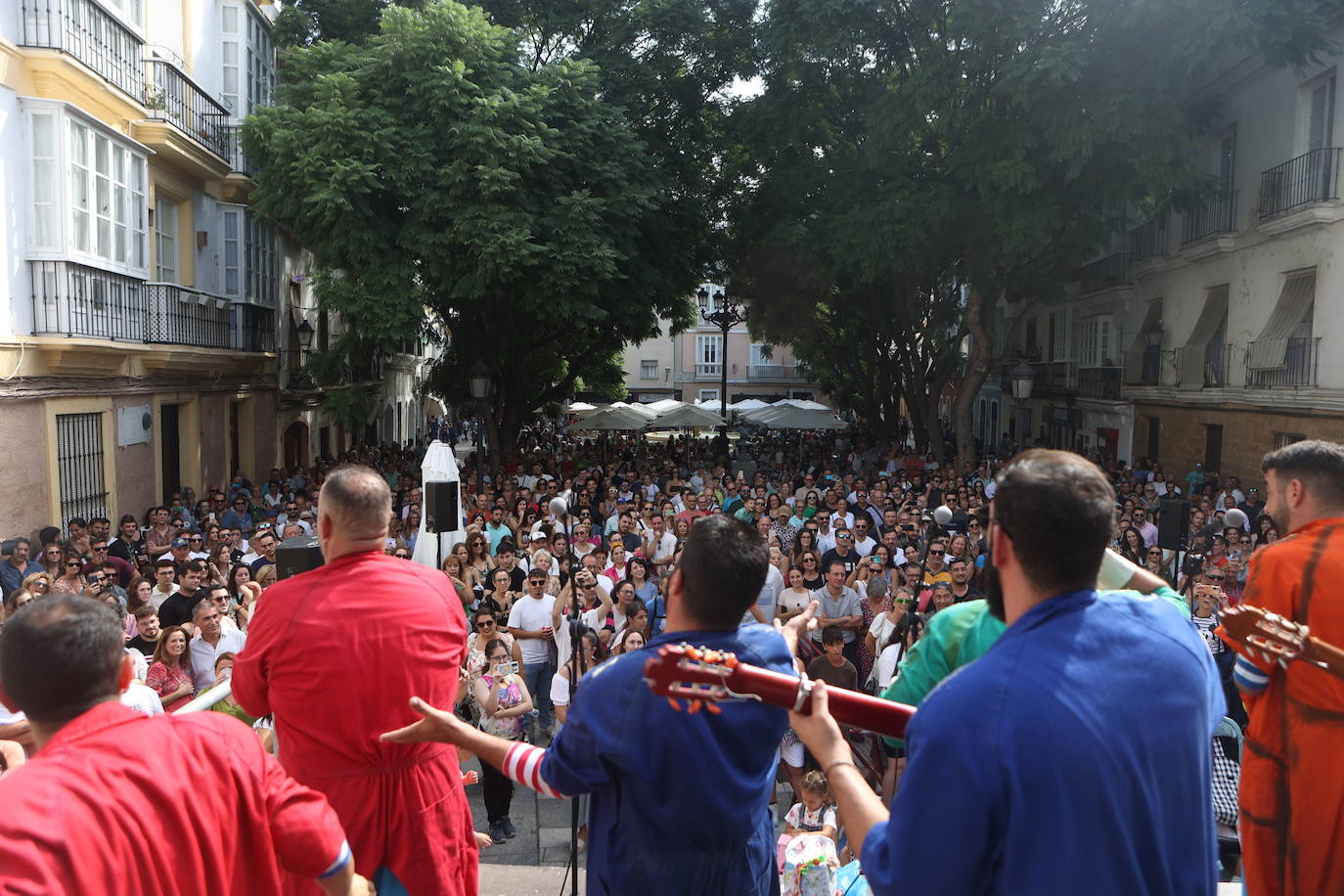 Fotos I: Sábado de SailGP por las calles de Cádiz