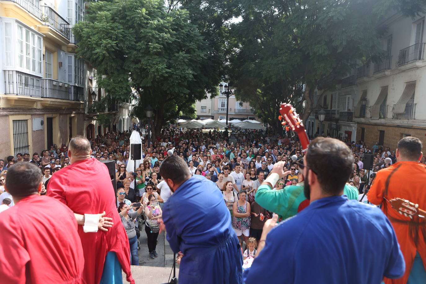 Fotos I: Sábado de SailGP por las calles de Cádiz