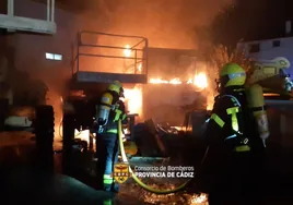 Incendio de máquinas elevadoras en Algeciras