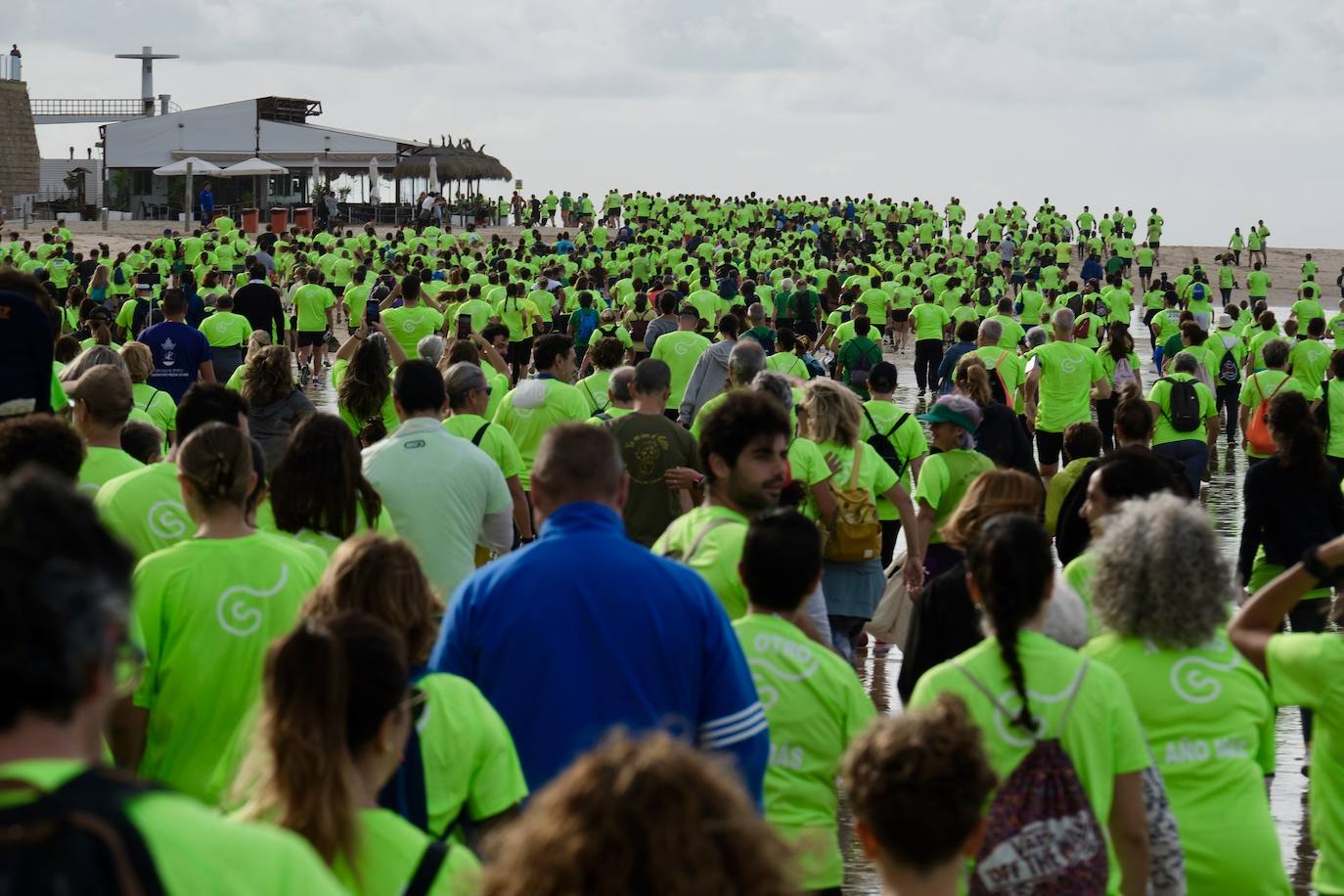 FOTOS: Carrera contra el Cáncer en Cádiz