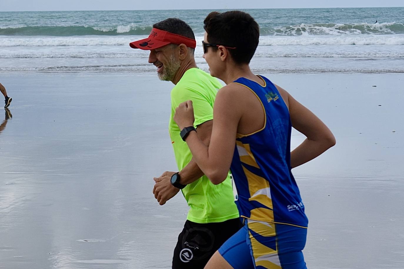 FOTOS: Carrera contra el Cáncer en Cádiz