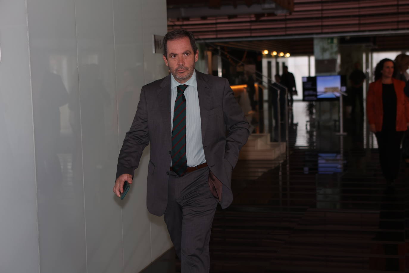 Fotos: Ambiente en la Mirada Económica de ABC y La Voz con Bruno García (I)