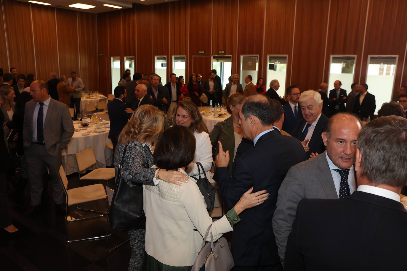 Fotos: Ambiente en la Mirada Económica de ABC y La Voz con Bruno García (I)