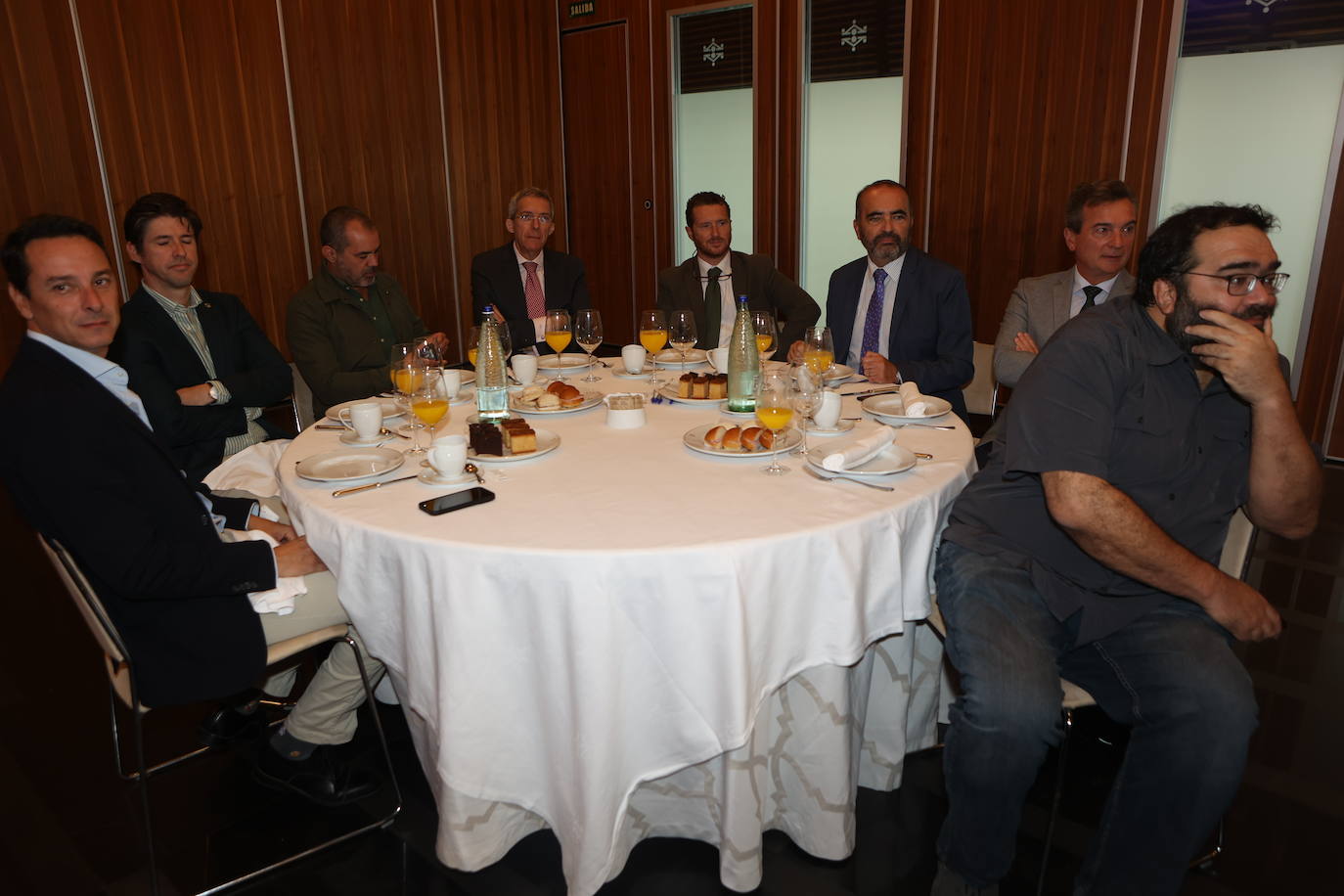 Fotos: Ambiente en la Mirada Económica de ABC y La Voz con Bruno García (II)