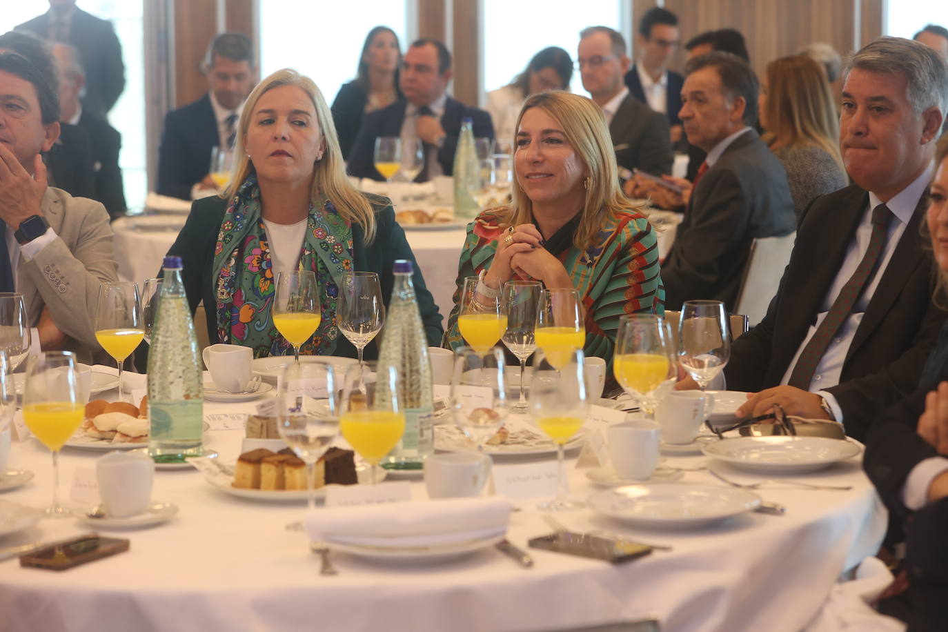 Fotos: Ambiente en la Mirada Económica de ABC y La Voz con Bruno García (II)