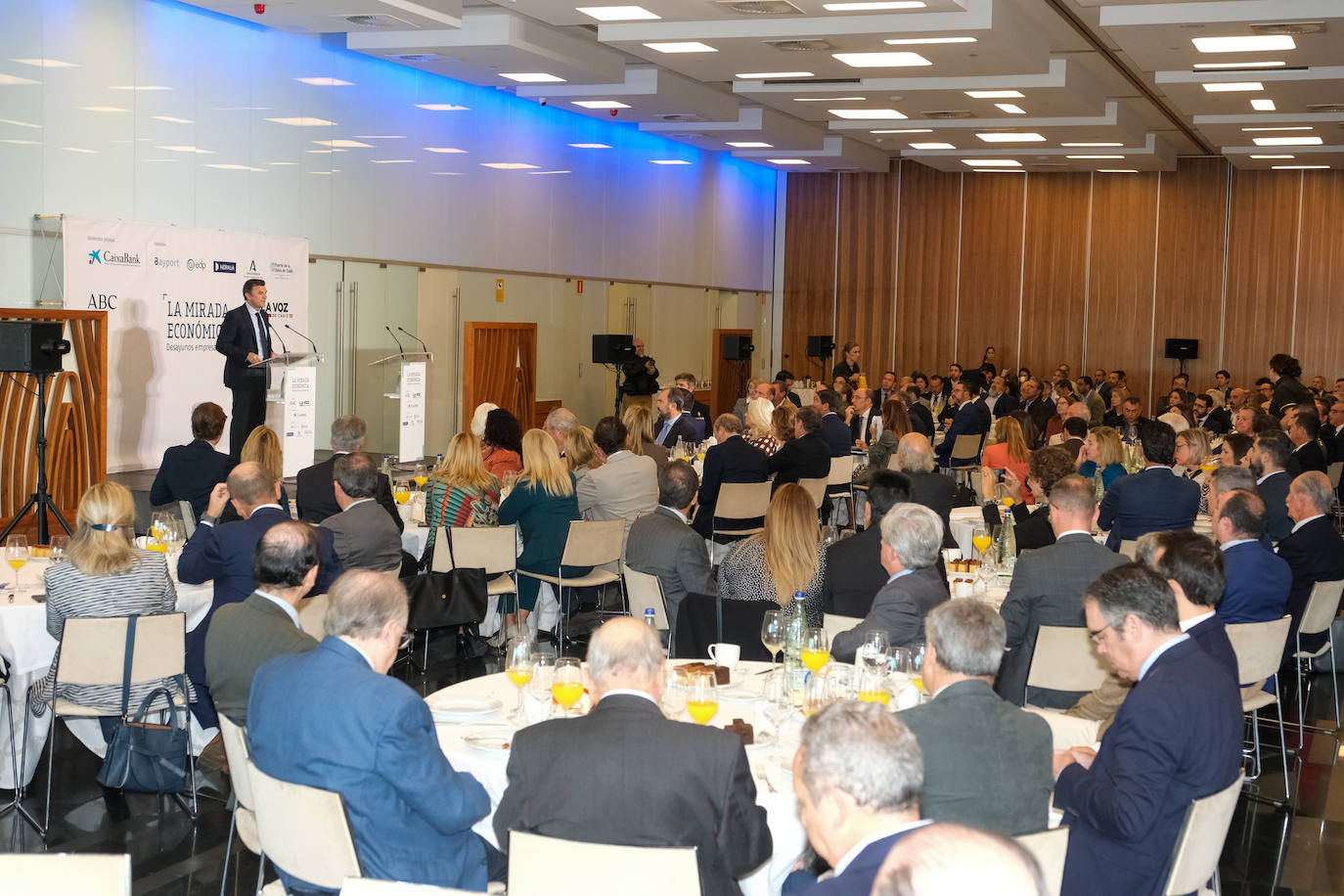 Fotos: Bruno García, alcalde de Cádiz, en la Mirada Económica de ABC y La Voz