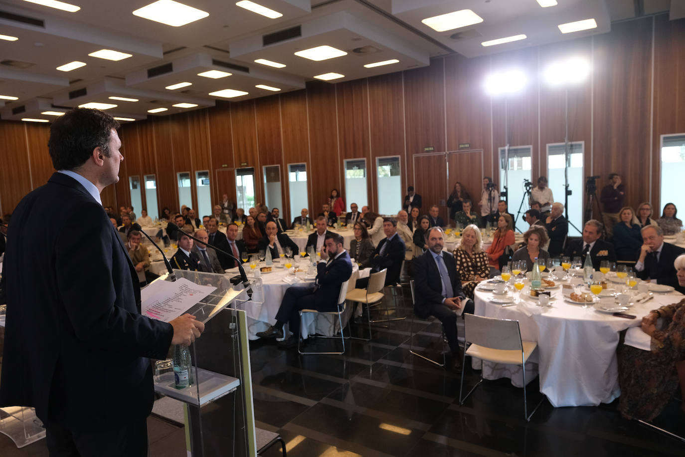 Fotos: Bruno García, alcalde de Cádiz, en la Mirada Económica de ABC y La Voz