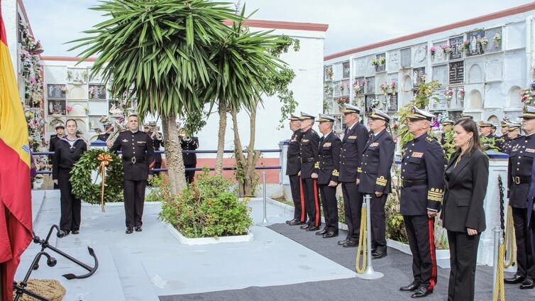 La Armada rinde homenaje en San Fernando a los Caídos por la Patria
