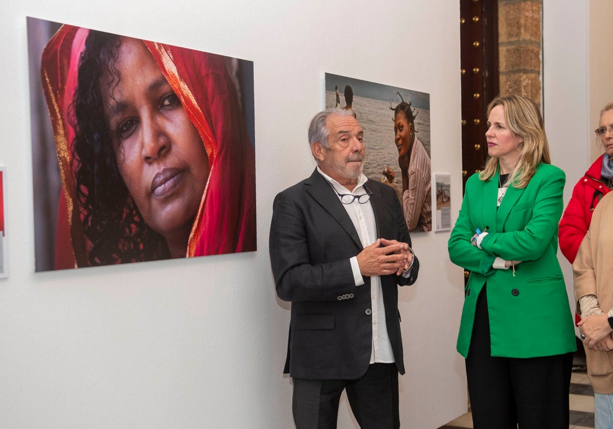 'Mujer, todos somos una', la exposición del Palacio Provincial de la Diputación.