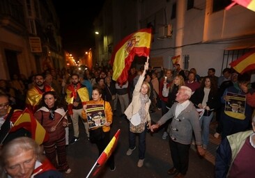 FOTOS: Concentración en El Puerto contra la amnistía catalana de Pedro Sánchez
