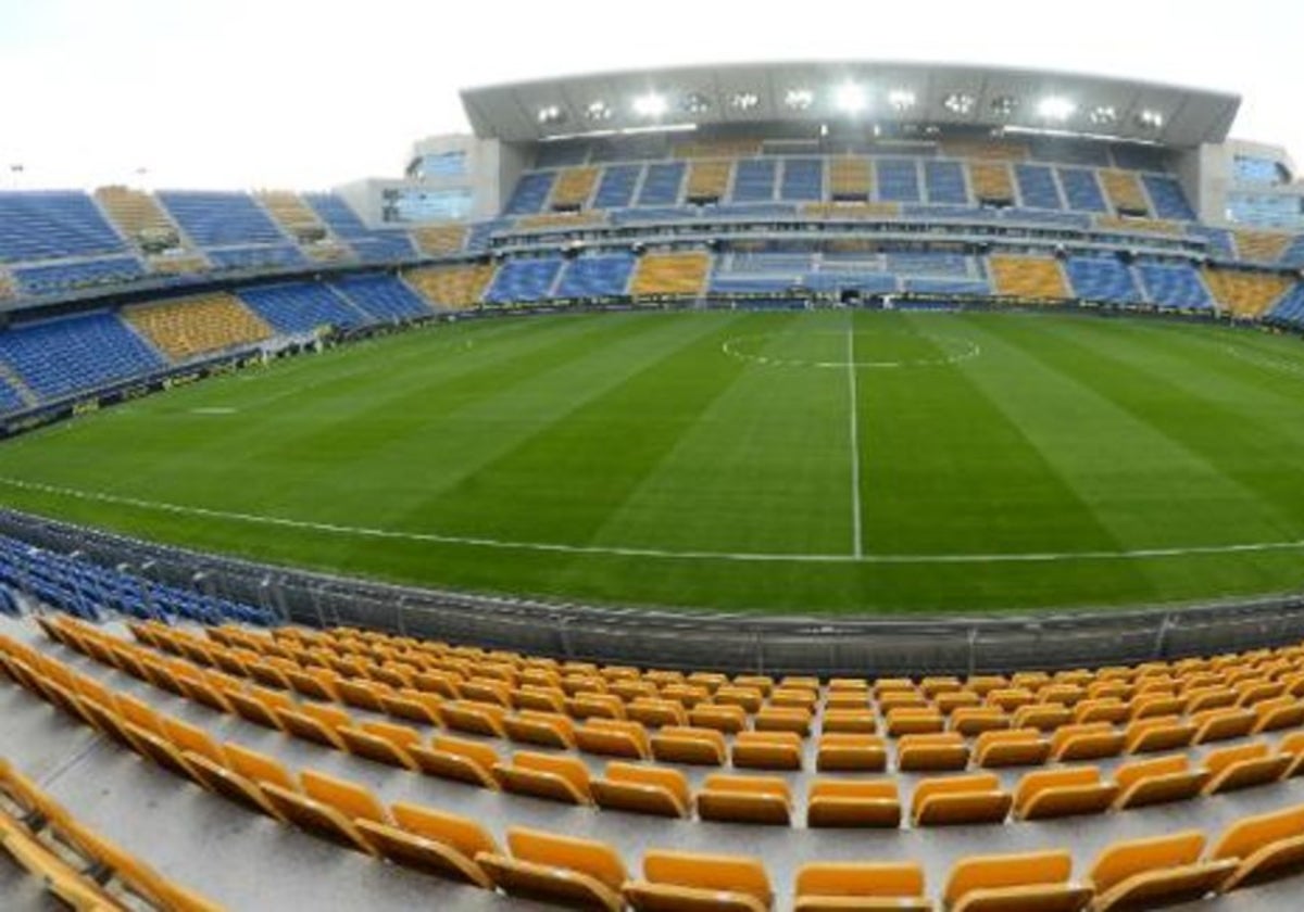 El estadio Carranza, escenario del Torneo de Debates Económicos entre estudiantes de bachillerato de la provincia de Cádiz