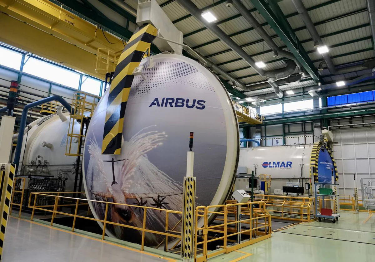 Interior de la nave de materiales compuestos de la factoría portuense de Airbus