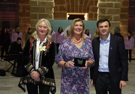 Lola Palomino recibe el IX Premio Mariposa 'Hermanas Mirabal' en la conmemoración del Día Internacional para la Eliminación de la Violencia contra la Mujer