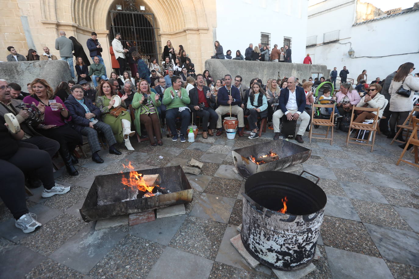 Fotos: Zambomba en la plaza Belén de Jerez
