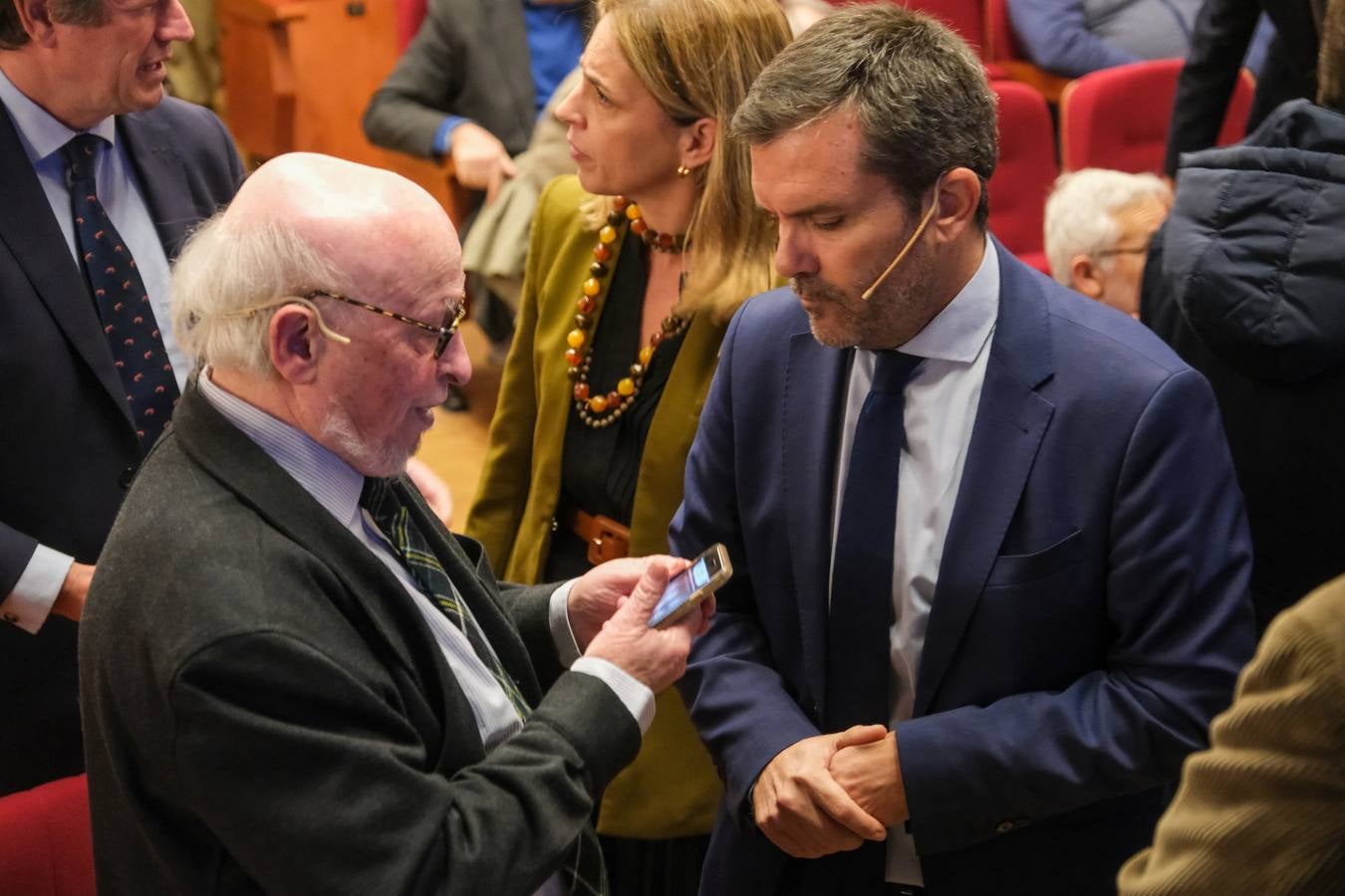 Fotos: Asistentes al Encuentro por la Constitución organizado por ABC y La Voz de Cádiz