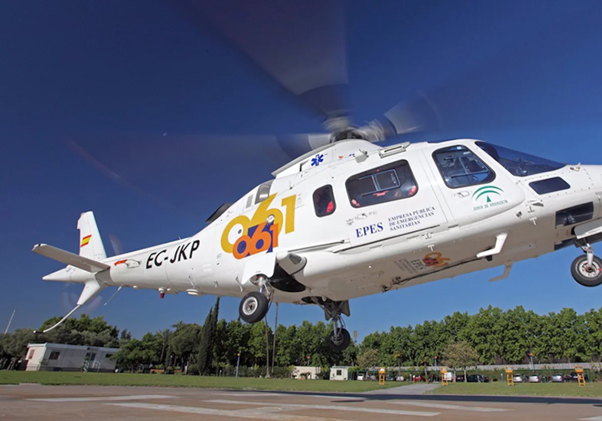 Evacuada en helicóptero una senderista herida tras sufrir una caída en Alcalá de los Gazules.