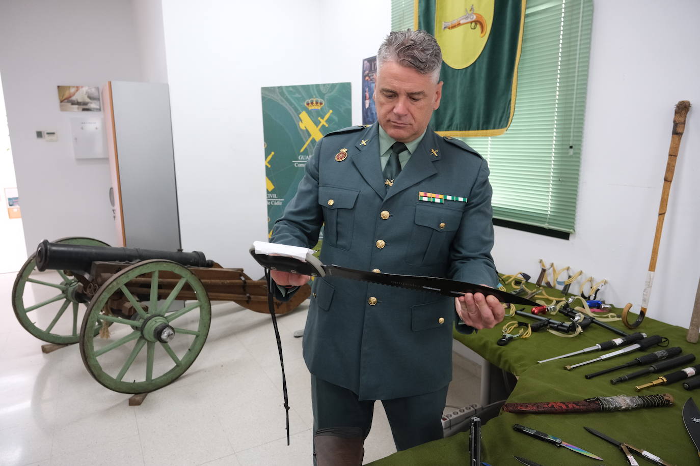 Fotos: El arsenal a la venta por internet en la provincia de Cádiz