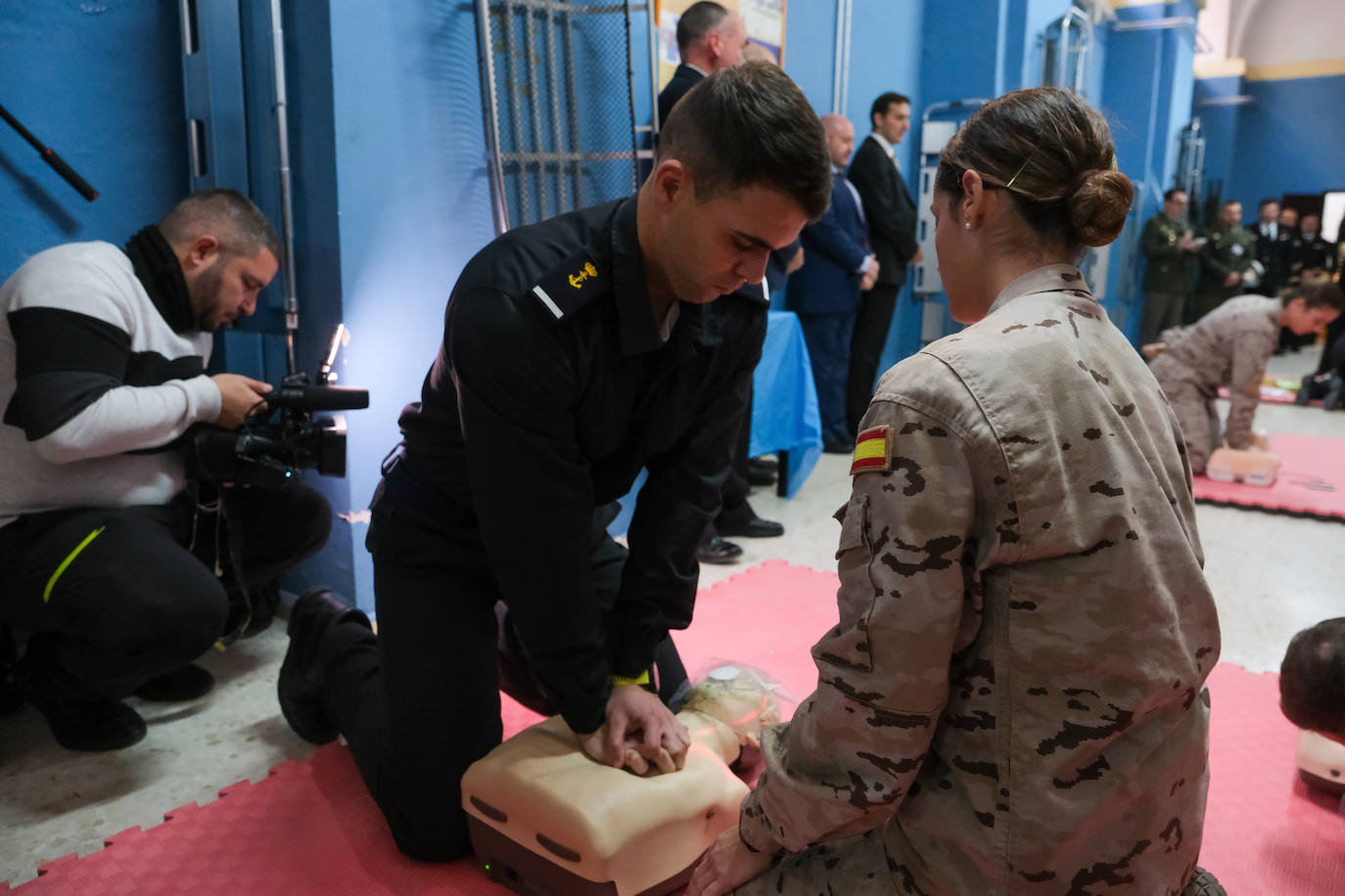 Fotos: El rey Felipe VI conoce la Escuela de Suboficiales y el Panteón de Ilustres Marinos