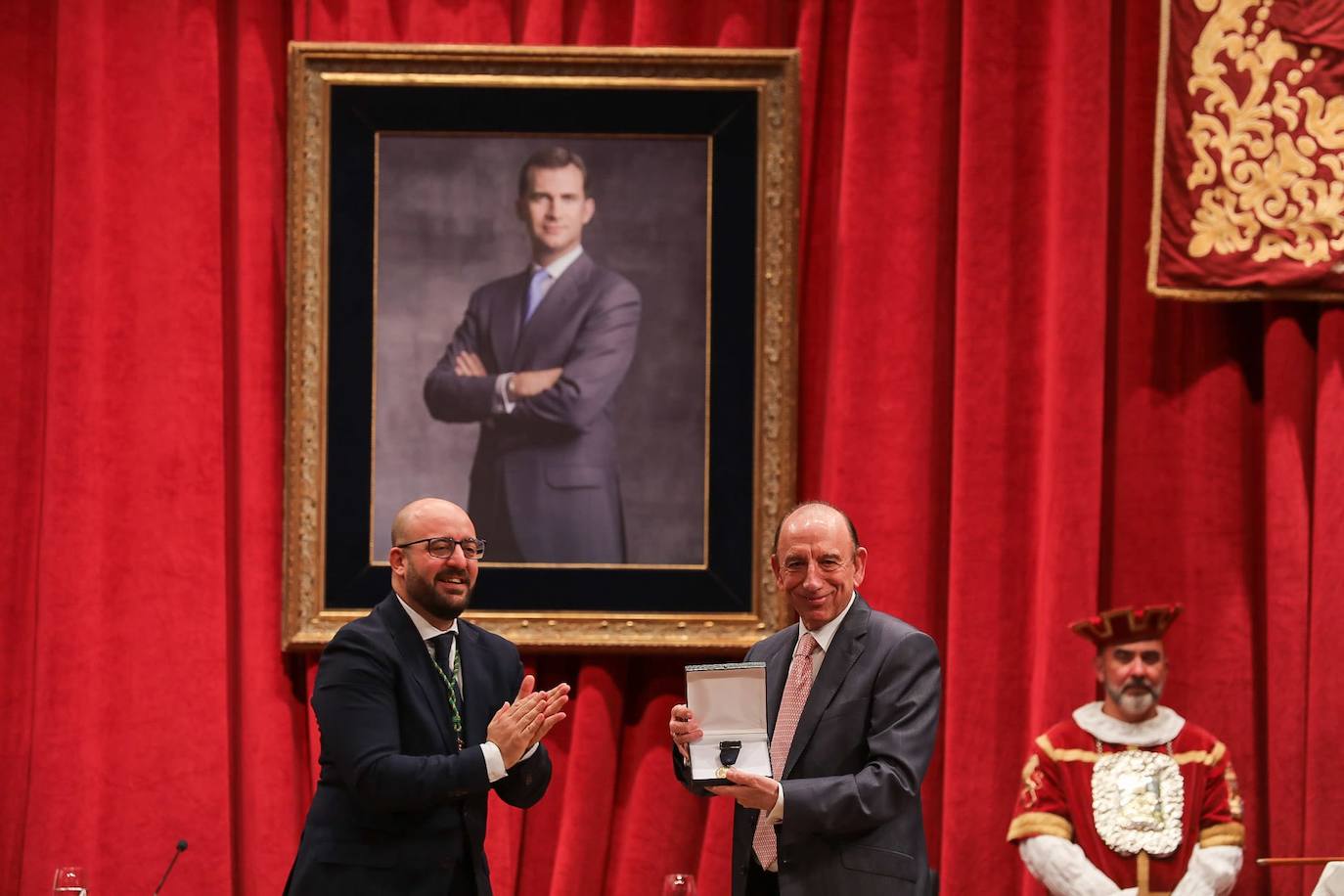 Fotos: El Puerto distingue a sus ciudadanos más ilustres