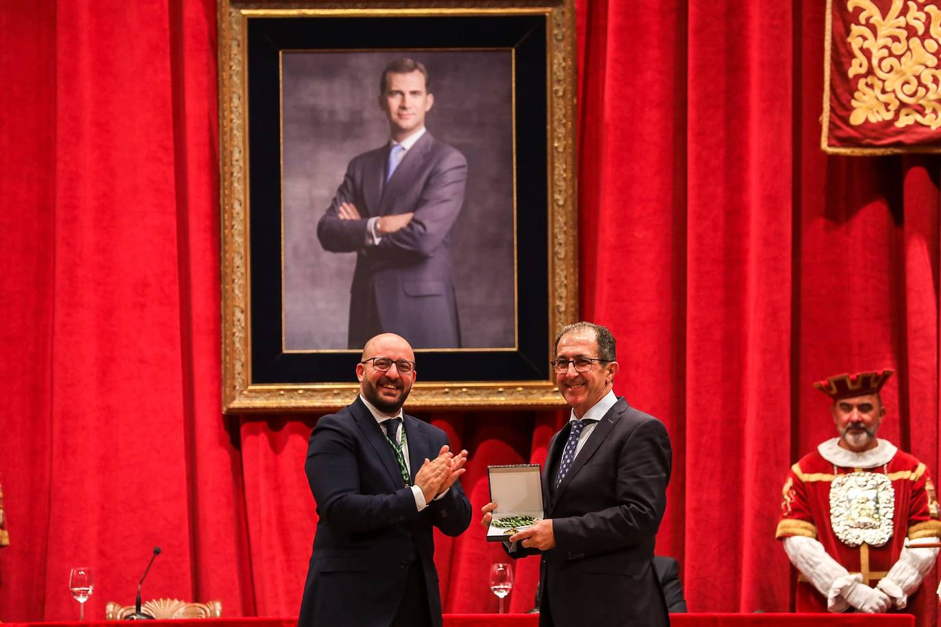 Fotos: El Puerto distingue a sus ciudadanos más ilustres