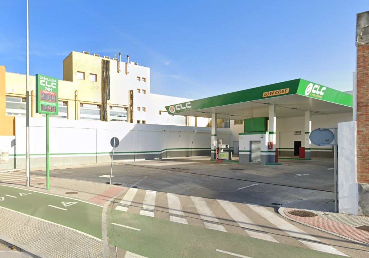 Gasolinera CLC en la avenida Alcalde Manuel de la Pinta, una de las más baratas de Cádiz