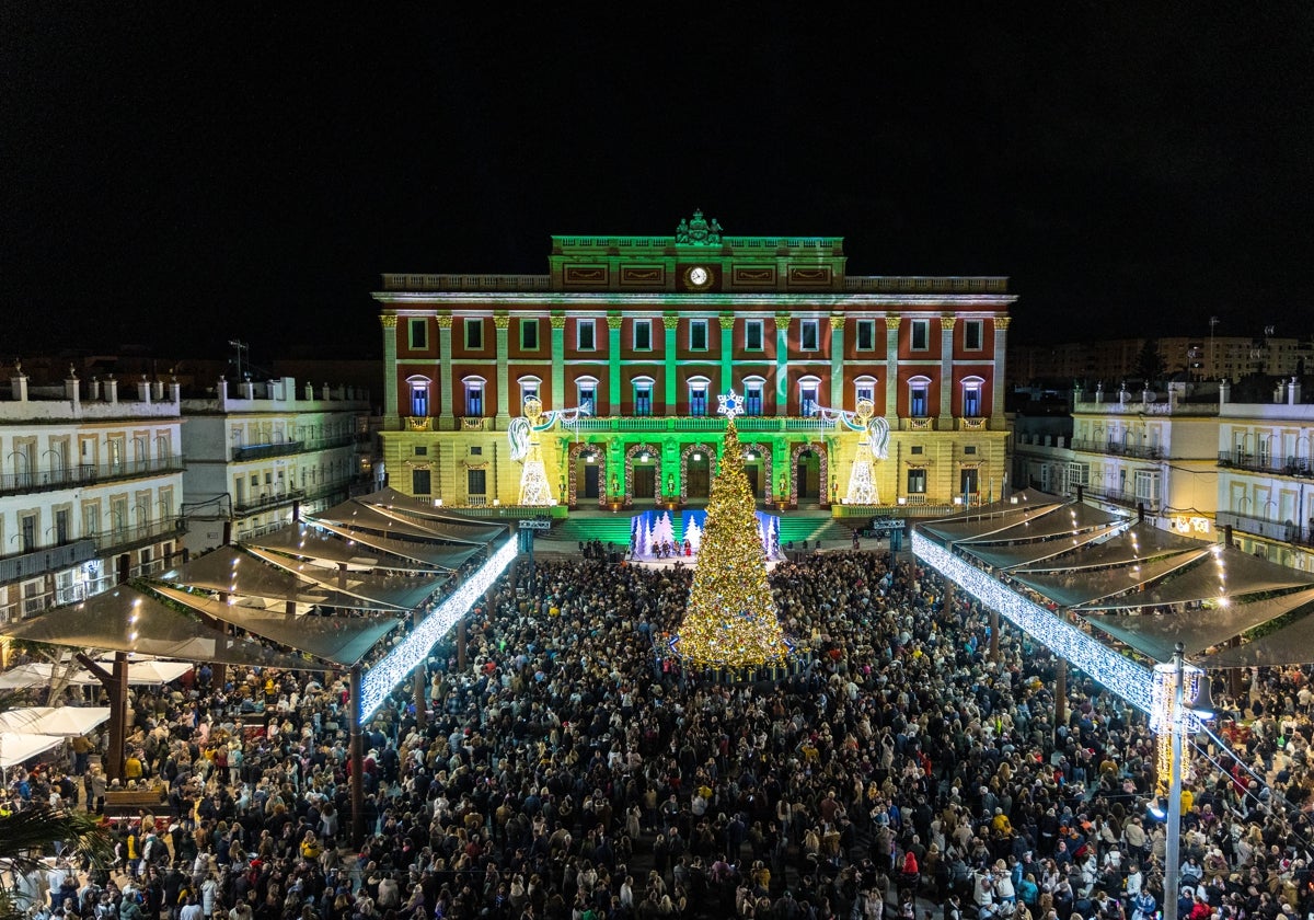 La Plaza del Rey repleta de personas en las pasadas navidades