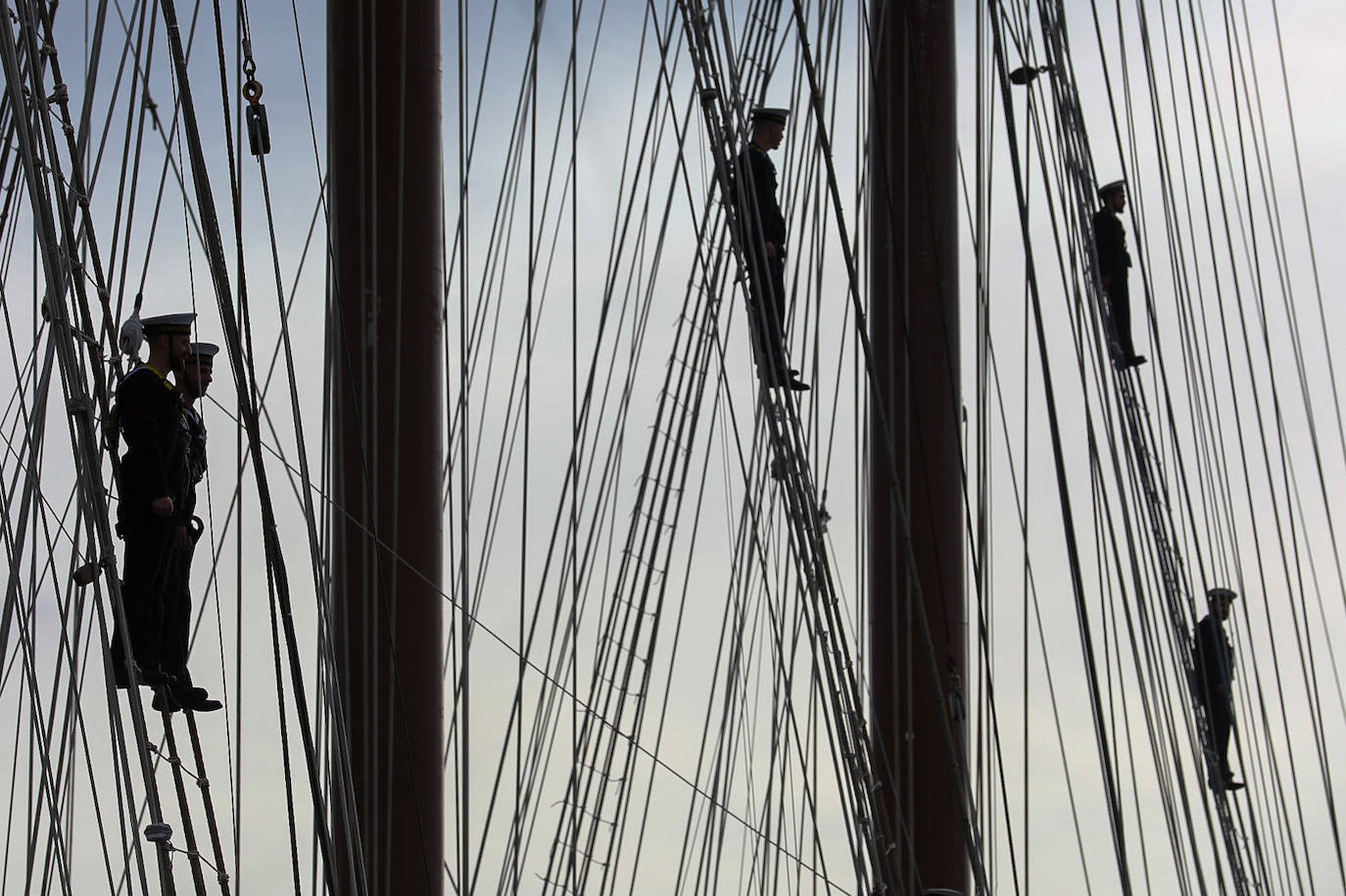 Fotos: Adiós al buque Juan Sebastián de Elcano, el embajador de Cádiz inicia un nuevo crucero de instrucción
