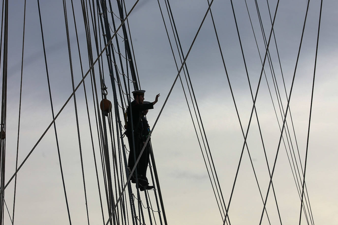 Fotos: Adiós al buque Juan Sebastián de Elcano, el embajador de Cádiz inicia un nuevo crucero de instrucción
