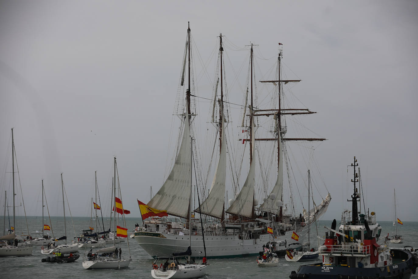 Fotos: Adiós al buque Juan Sebastián de Elcano, el embajador de Cádiz inicia un nuevo crucero de instrucción