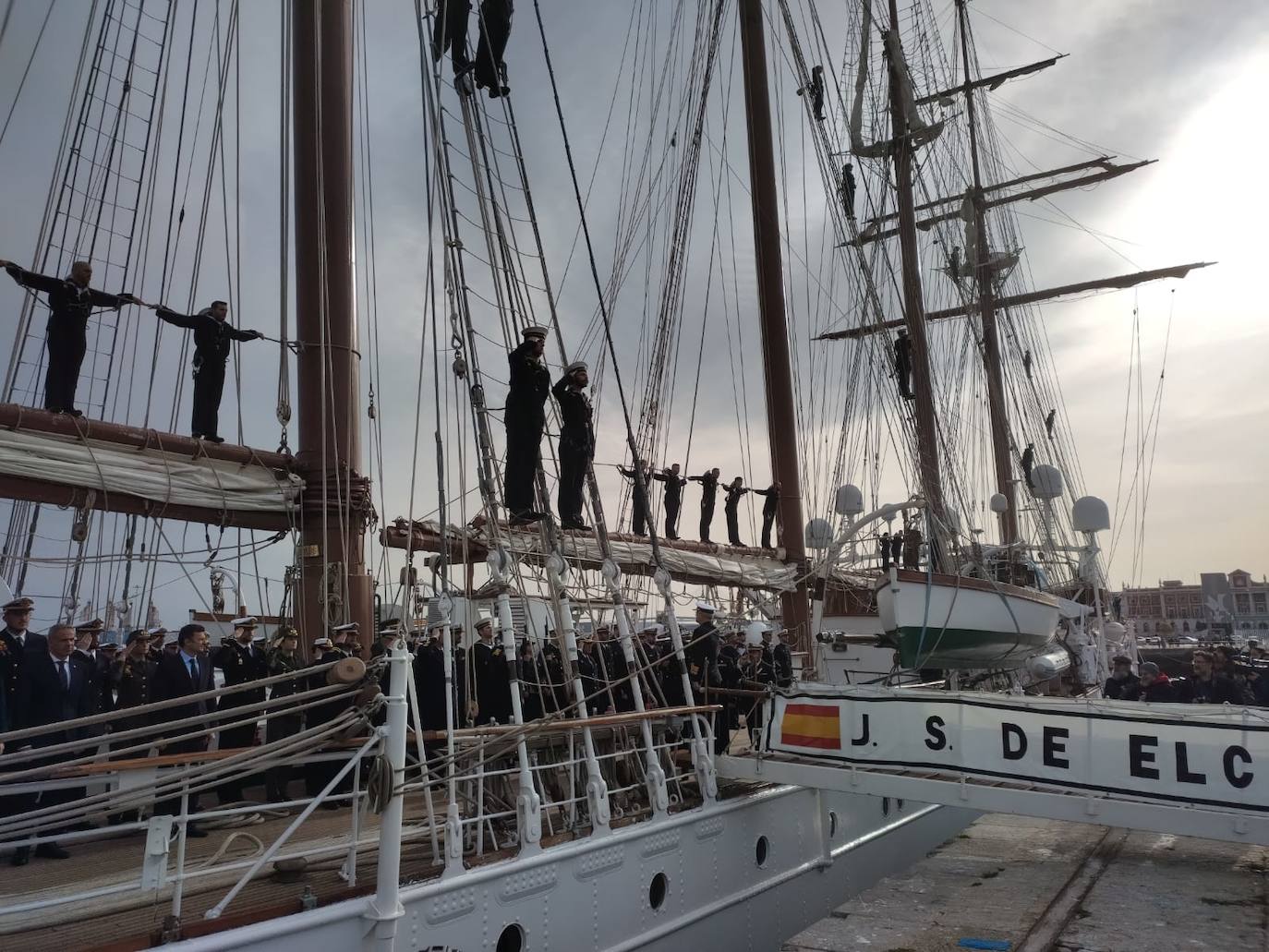 Fotos: Salida del buque Juan Sebastián de Elcano en su 96 crucero de instrucción