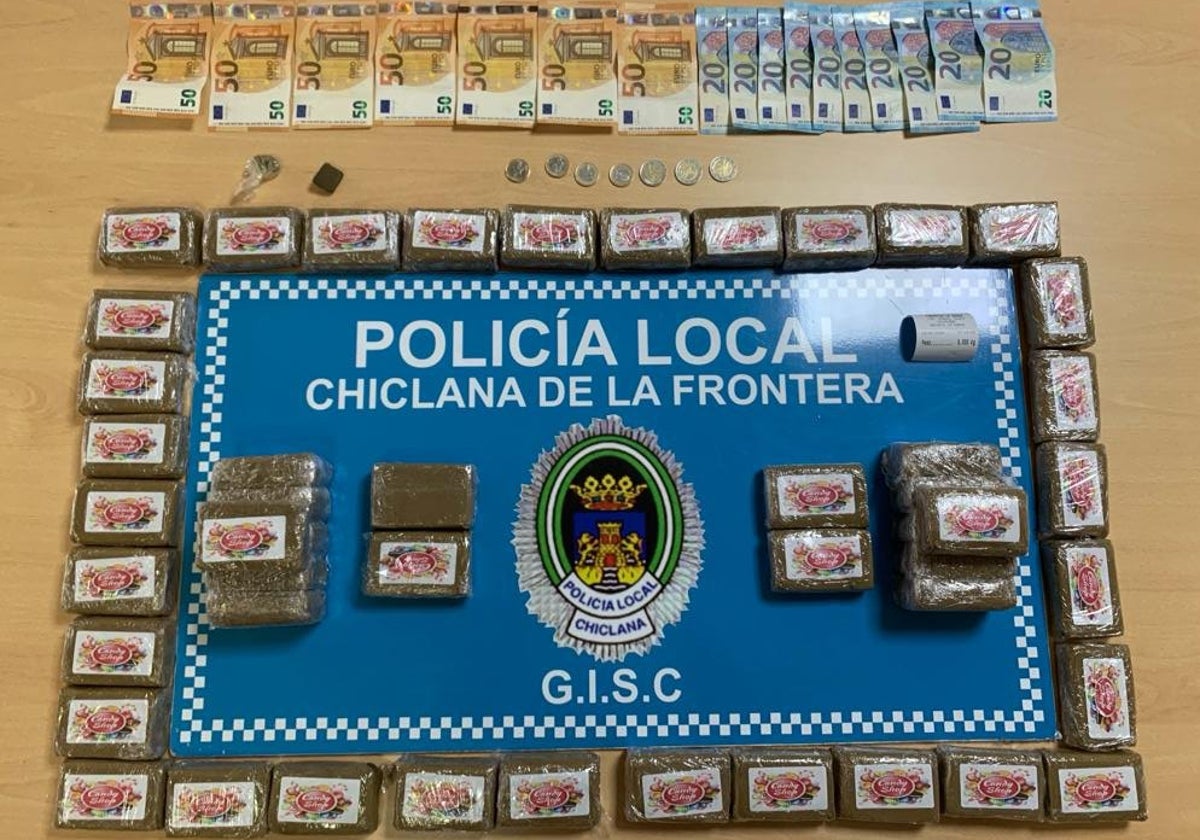 Detenidos en el Pago del Humo, en Chiclana con cinco kilos de hachís