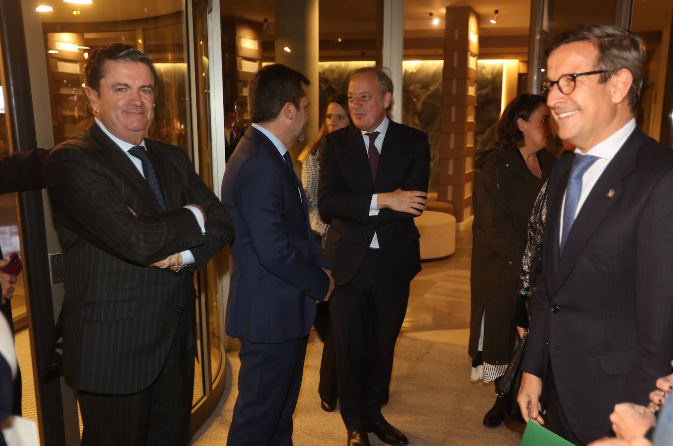 Así ha sido la entrega del premio Gaditano de Adopción a Borja Prado Eulate en Cádiz