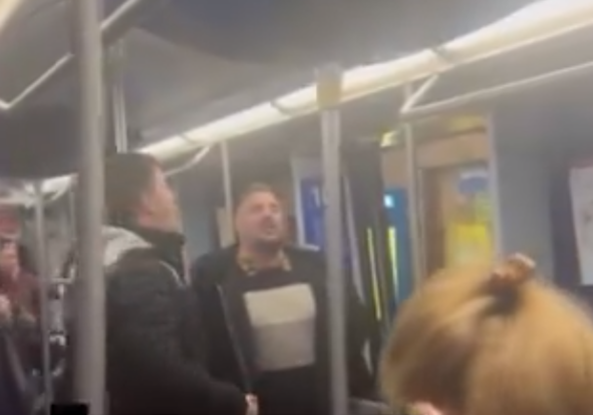 Andy y Lucas, cantando en el metro de Madrid