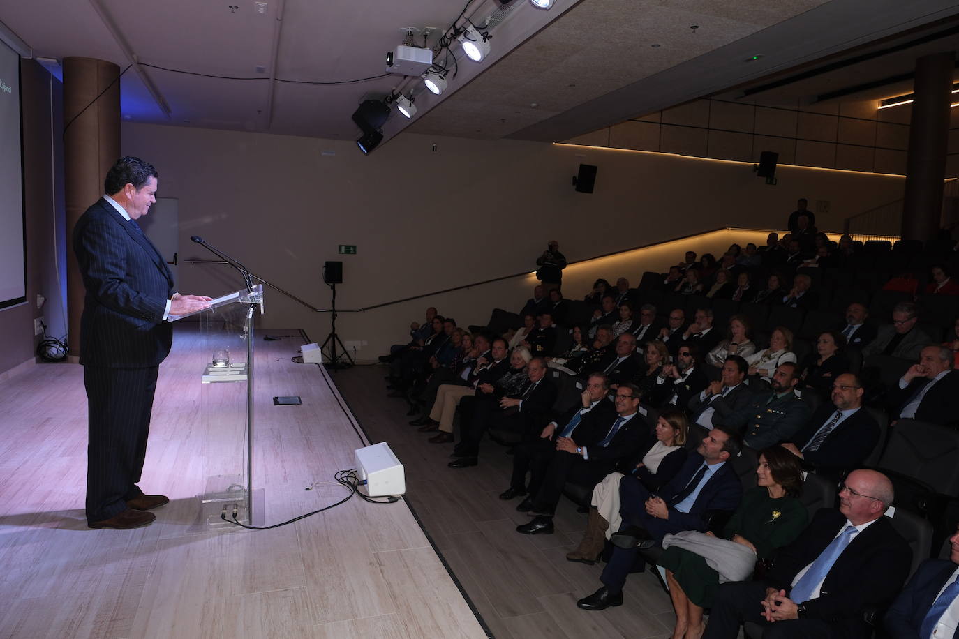 Así ha sido la entrega del premio Gaditano de Adopción a Borja Prado Eulate en Cádiz