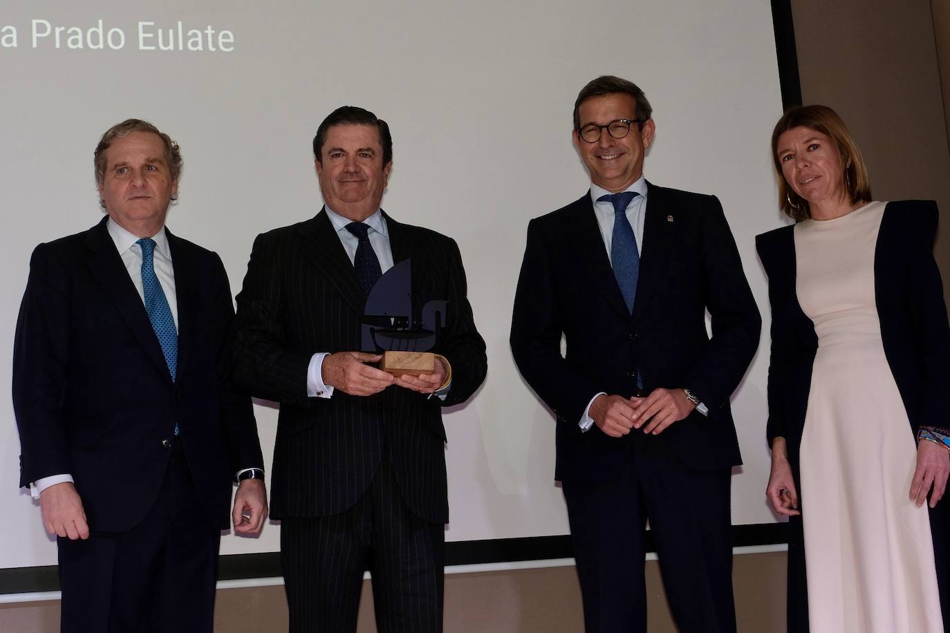 Así ha sido la entrega del premio Gaditano de Adopción a Borja Prado Eulate en Cádiz