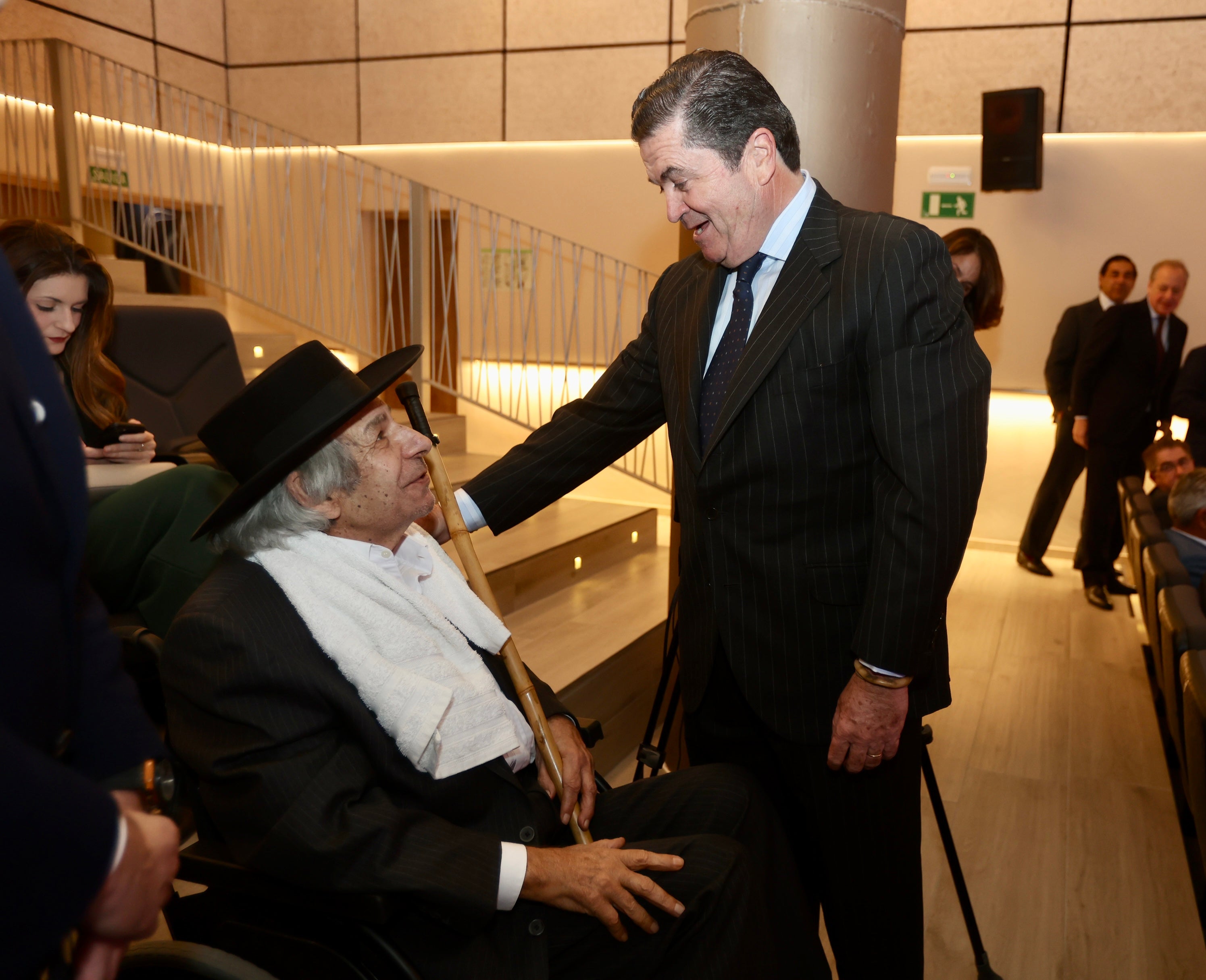 Así ha sido la entrega del premio Gaditano de Adopción a Borja Prado Eulate en Cádiz