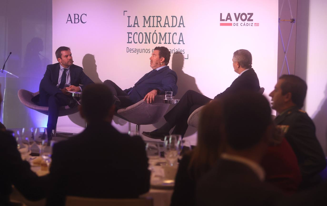 Fotos: Así ha sido el debate sobre actualidad y periodismo en La Mirada Económica con Julián Quirós, Alberto García Reyes e Ignacio Moreno