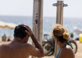 Barbate no instalará duchas en las playas este verano si persiste la sequía