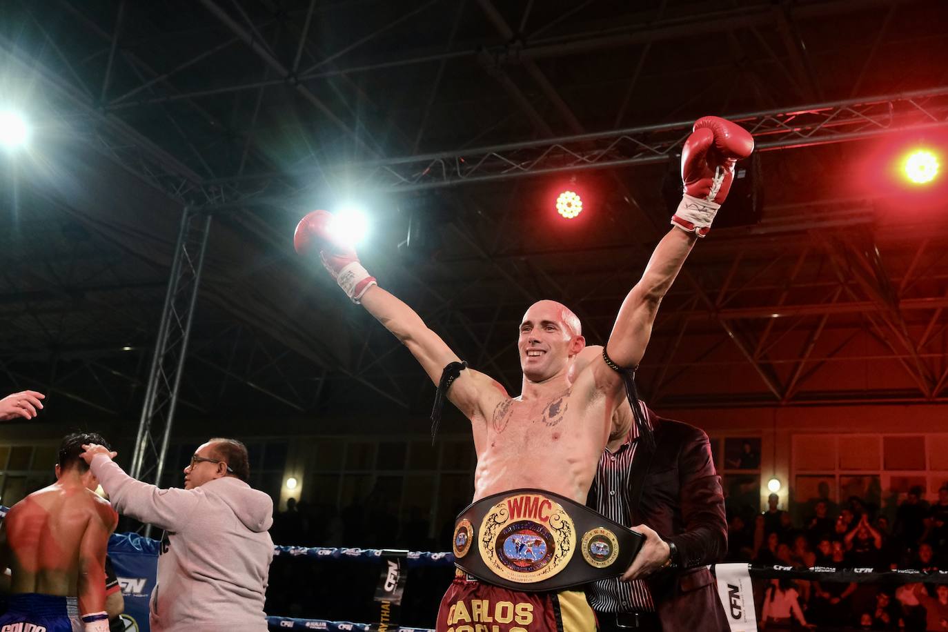 Fotos: Carlos Coello se convierte en tetracampeón mundial al vencer al tailandés Jatuphon Raksapa