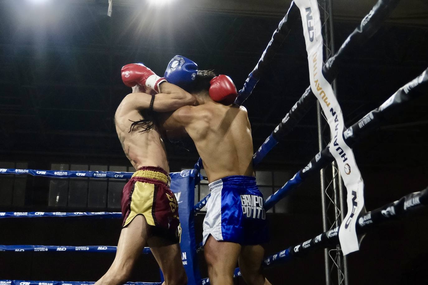 Fotos: Carlos Coello se convierte en tetracampeón mundial al vencer al tailandés Jatuphon Raksapa