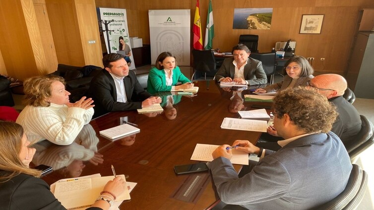Junta y Ayuntamiento de Cádiz mantienen un encuentro para la planificación de la agenda de empleo y formación