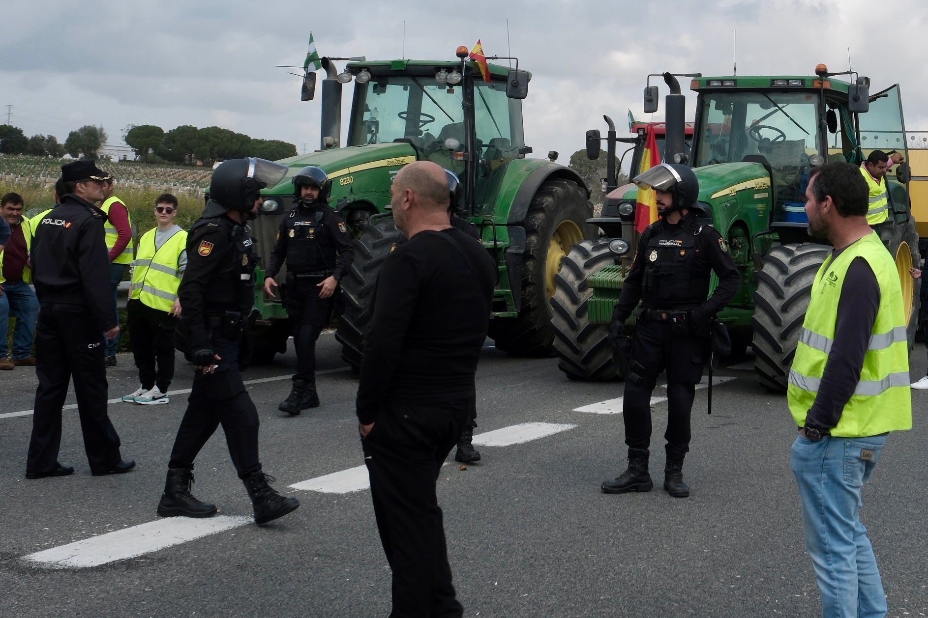 Fotos: Así ha sido la segunda jornada de movilizaciones de agricultores y ganaderos en Jerez