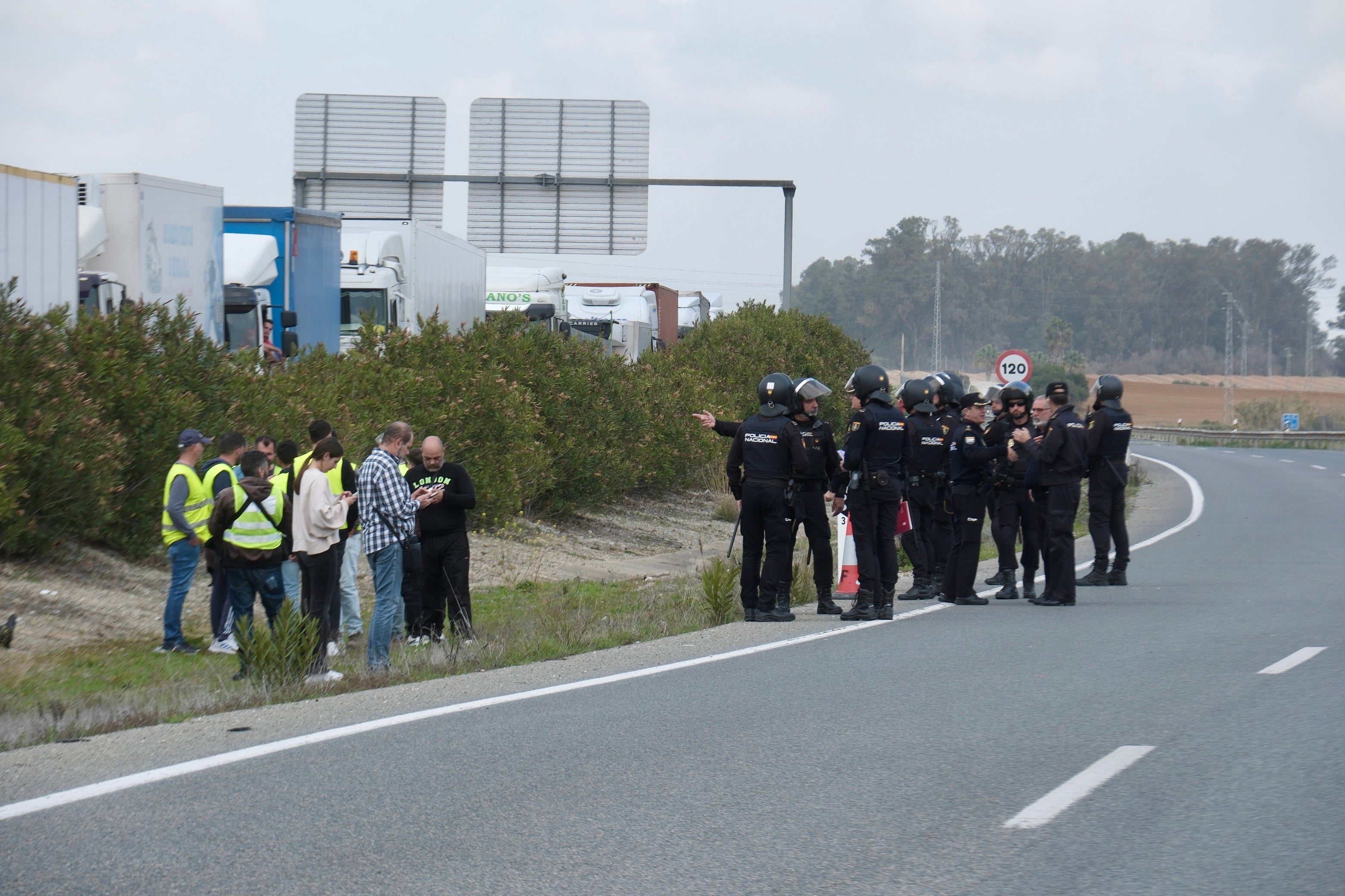 Fotos: Así ha sido la segunda jornada de movilizaciones de agricultores y ganaderos en Jerez