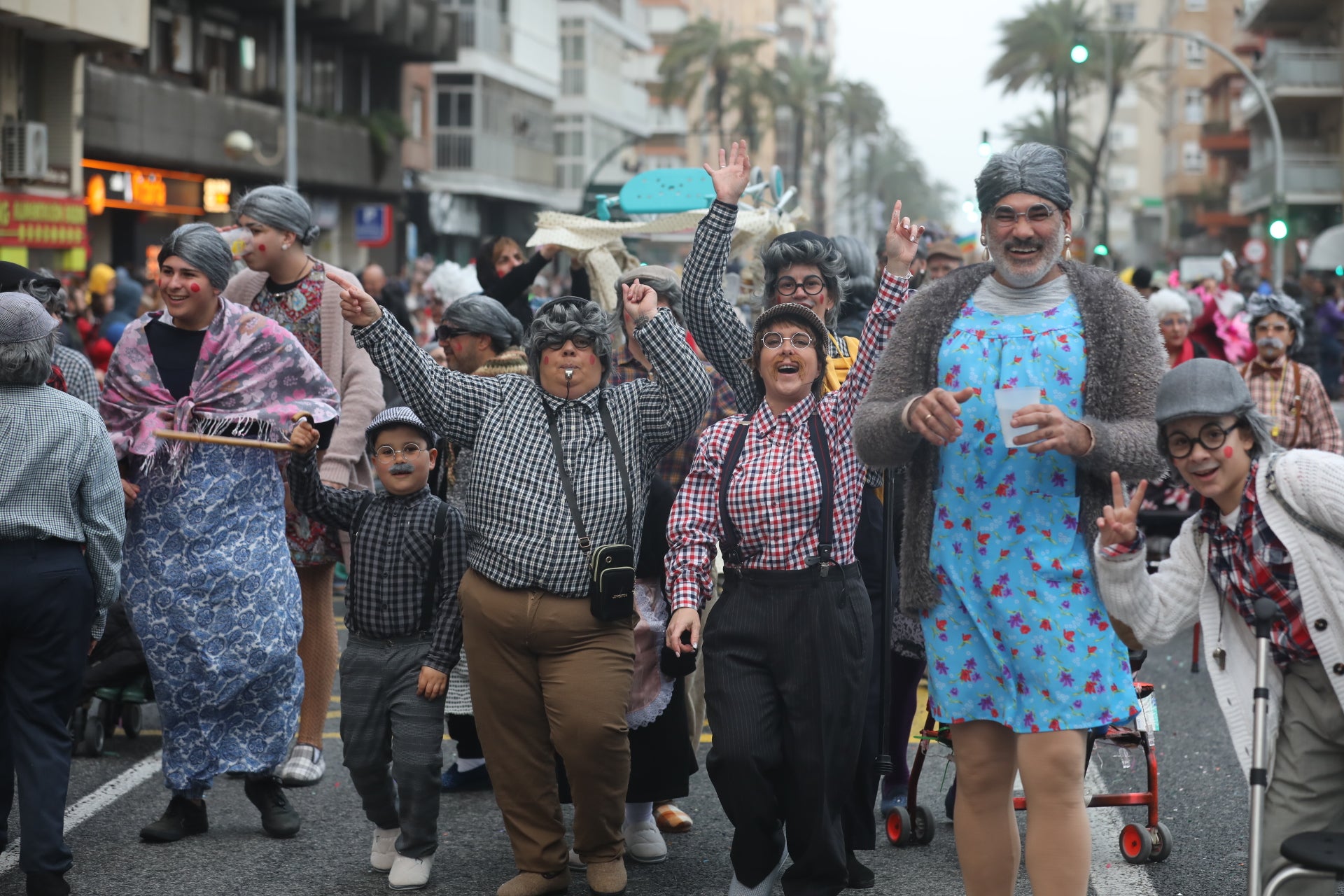 Fotos: Las mejores imágenes de la Cabalgata Magna del Carnaval de Cádiz