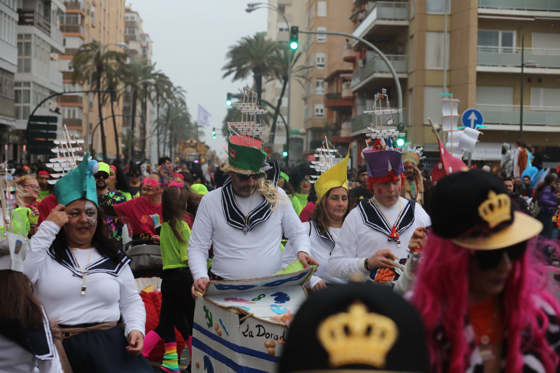 Fotos: Las mejores imágenes de la Cabalgata Magna del Carnaval de Cádiz