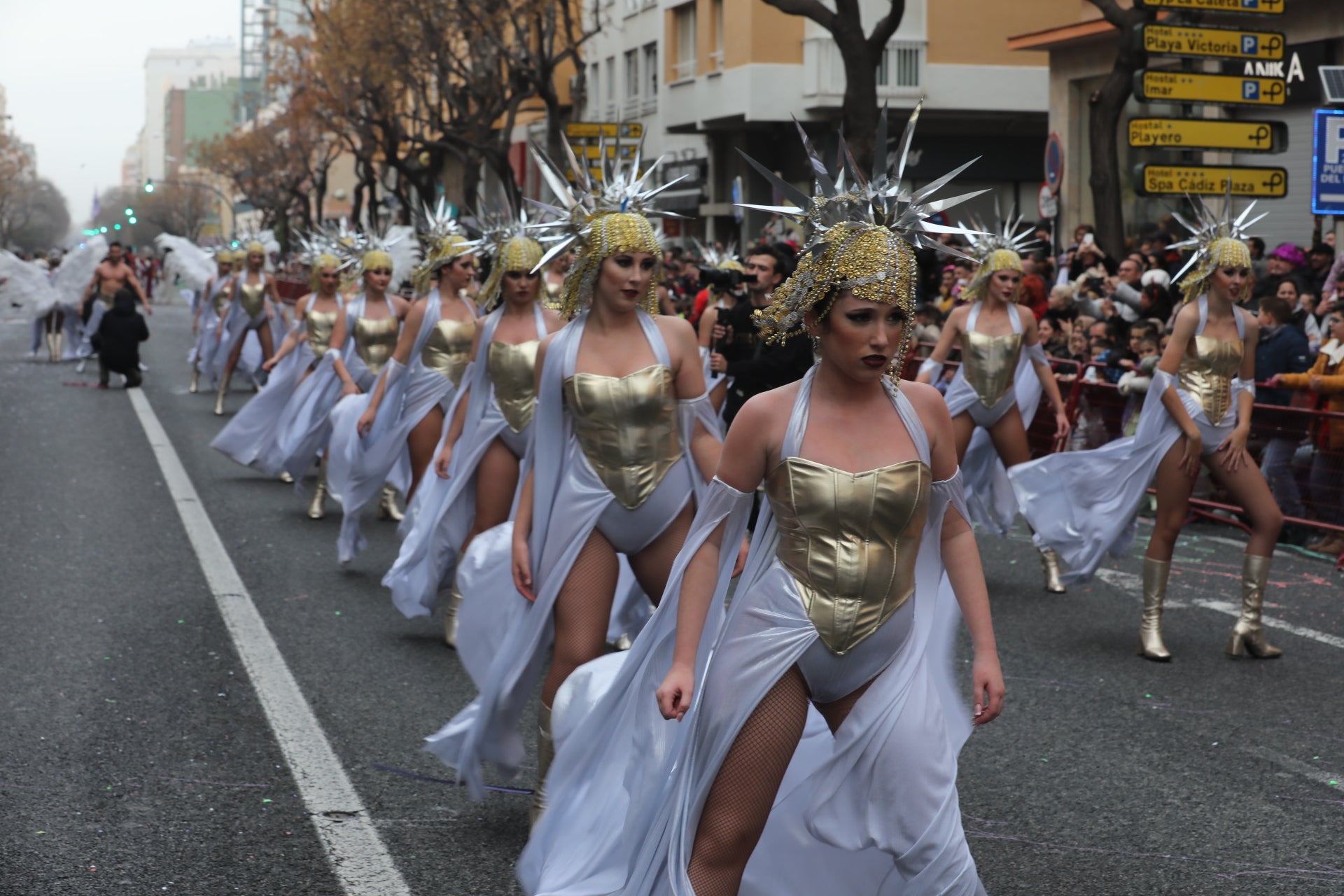 Fotos: Las mejores imágenes de la Cabalgata Magna del Carnaval de Cádiz